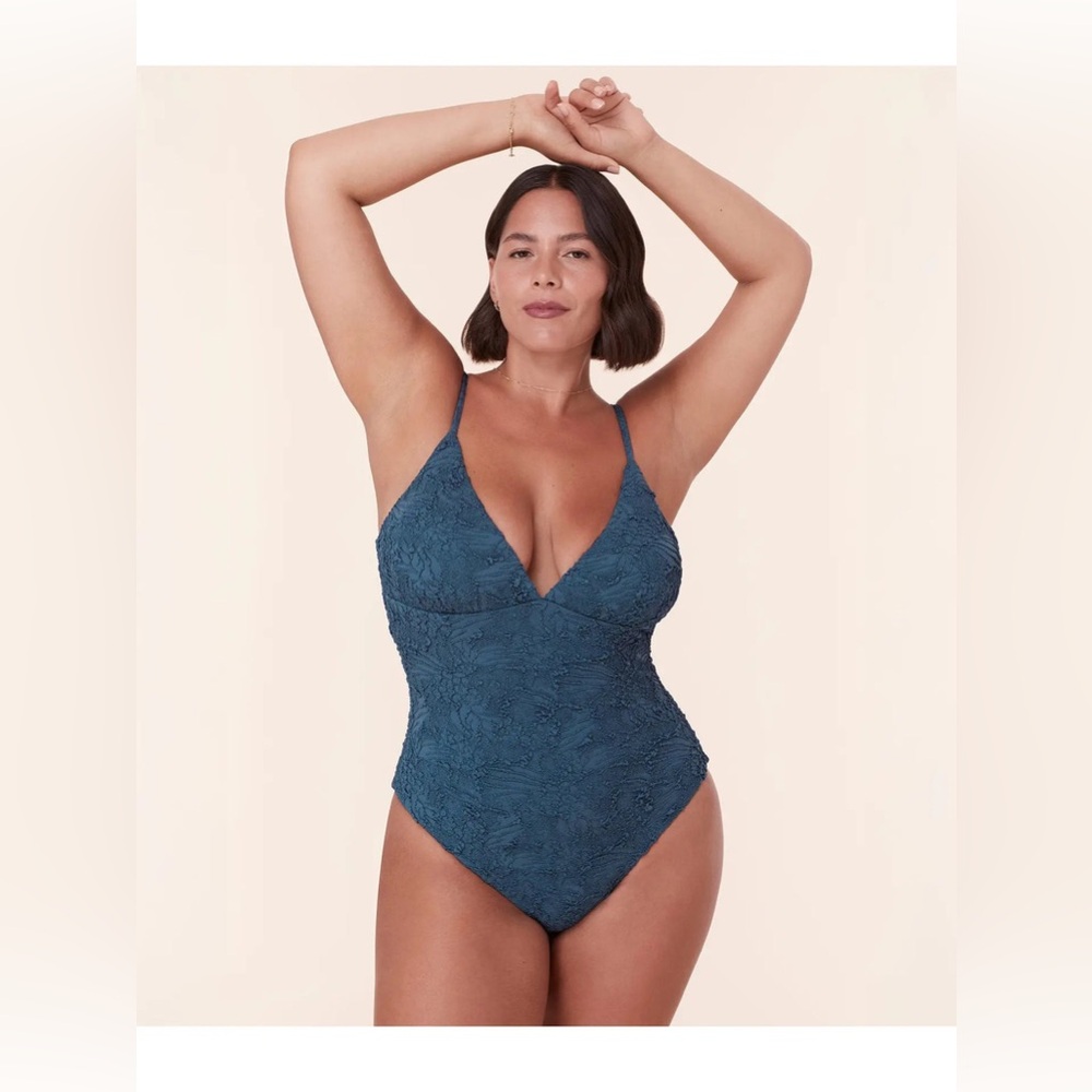 Andie Lanikai Textured Floral V Neck One-Piece Swimsuit L NEW